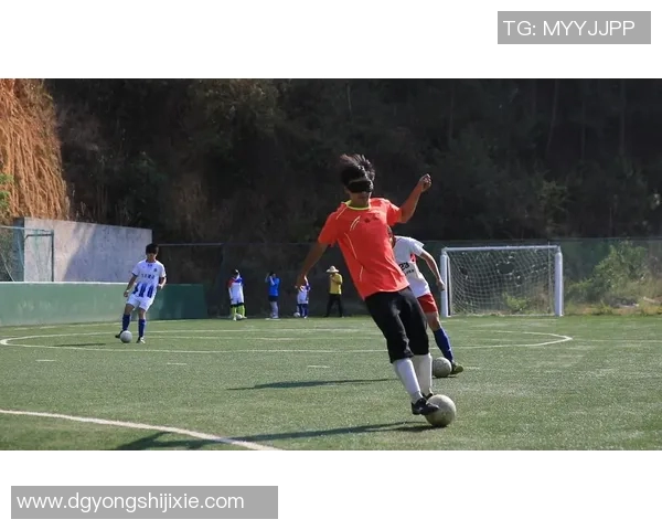 布布心目中的足球偶像是谁他对明星的热爱与追随